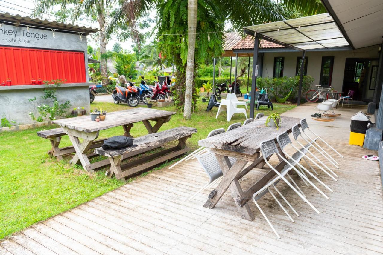 Monkey Dive Hostel Khaolak Khao Lak Exteriör bild